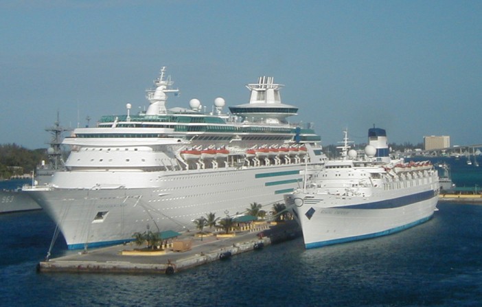 2 ships 1 - Roger Wollstadt