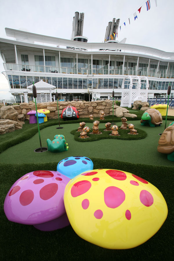 Mini golf on Allure of the Seas