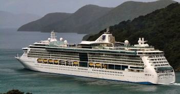 Radiance of the Seas at Queensland