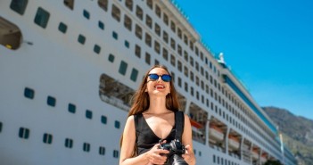 cruise-holidays-woman