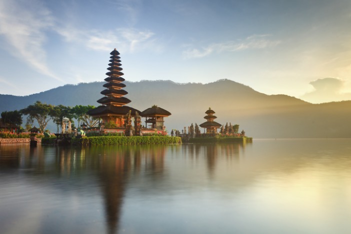 pura ulun danu bratan temple bali